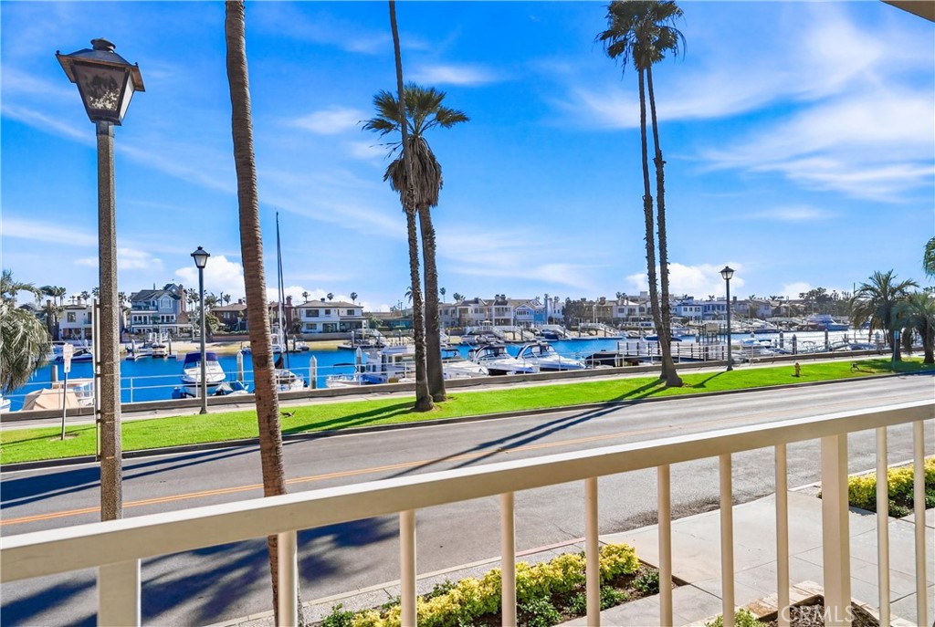383 Bay Shore 203