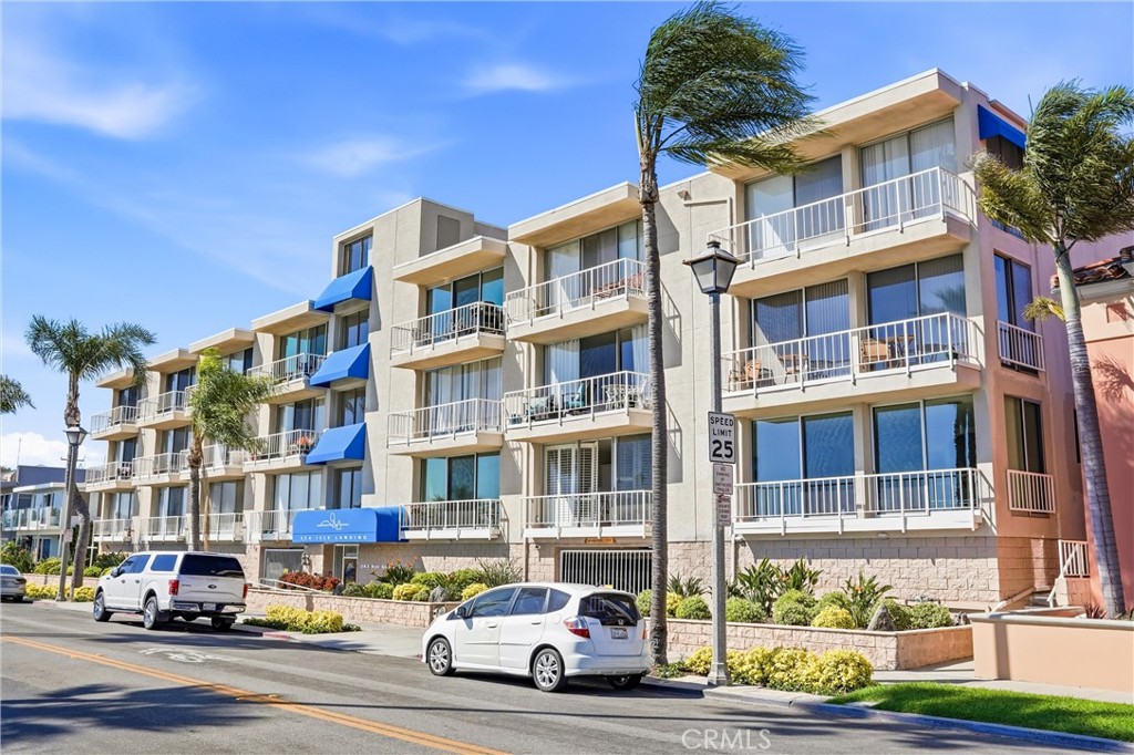 383 Bay Shore 203