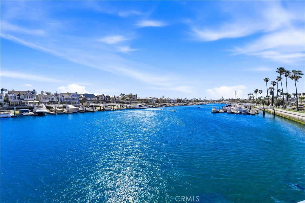 383 Bay Shore 203