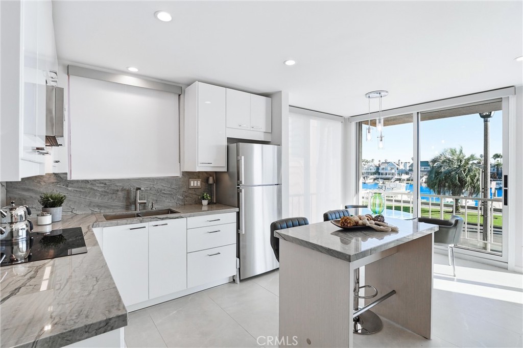 383 Bay Shore 203