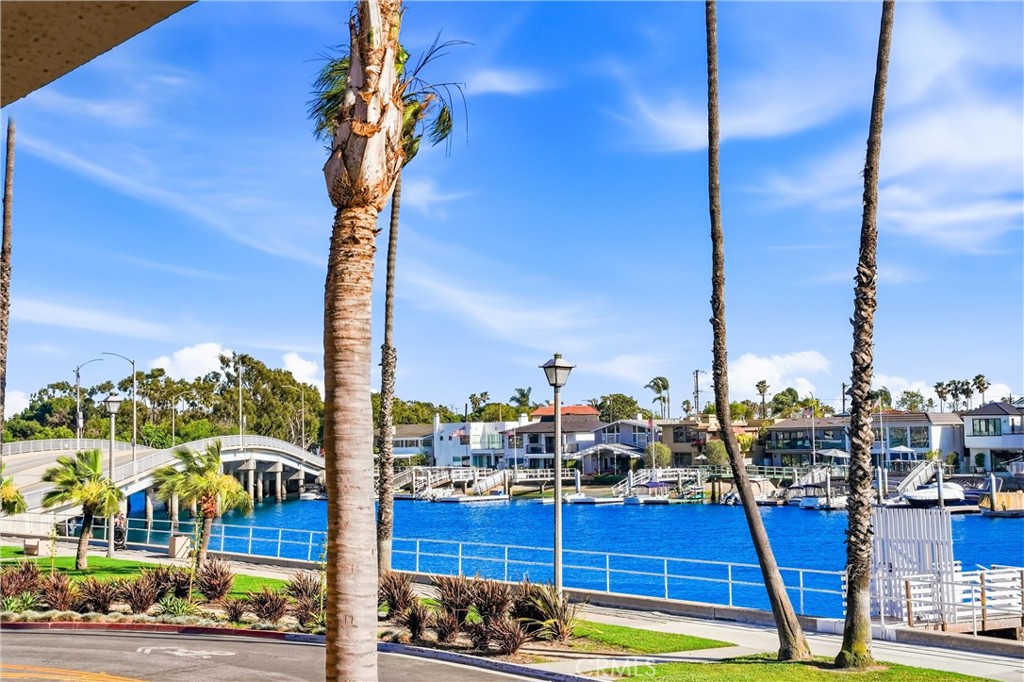 383 Bay Shore 203