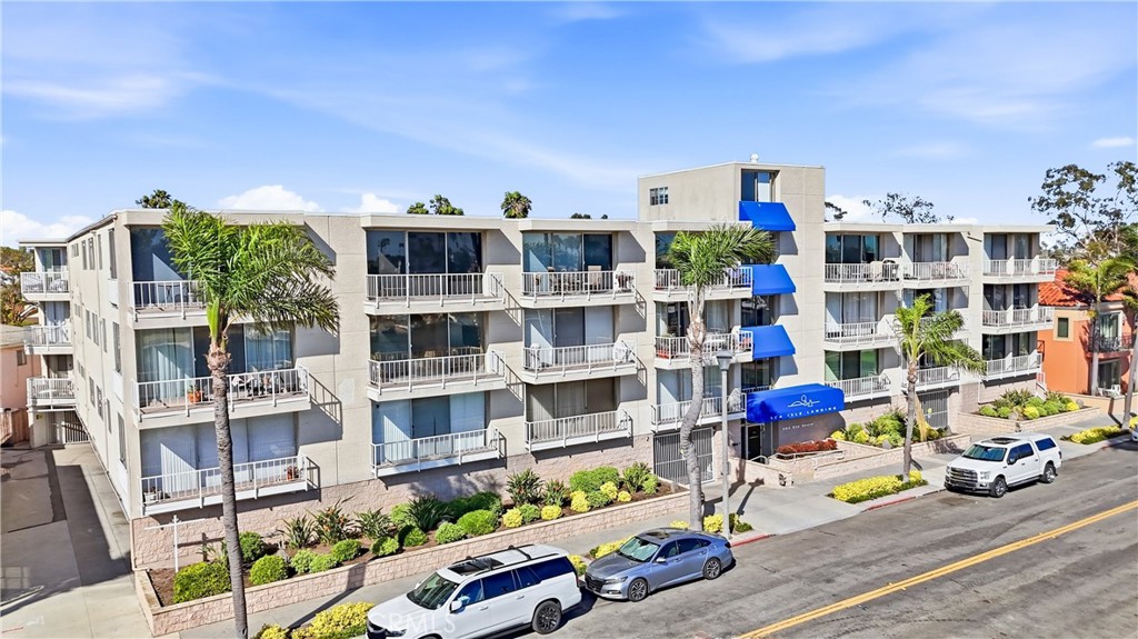 383 Bay Shore 203