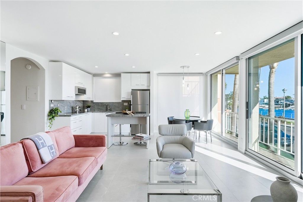 383 Bay Shore 203