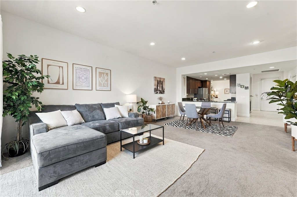 300 E 4th Street 122