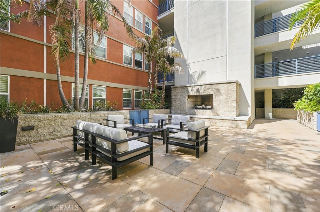 300 E 4th Street 122