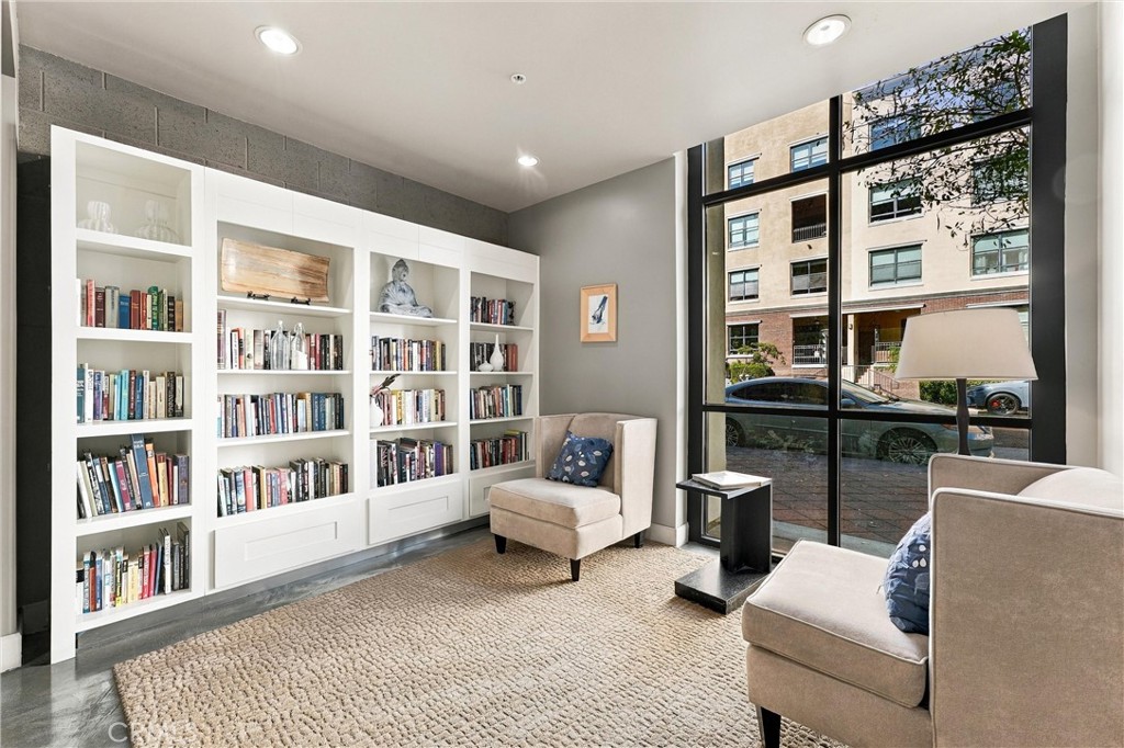 300 E 4th Street 122