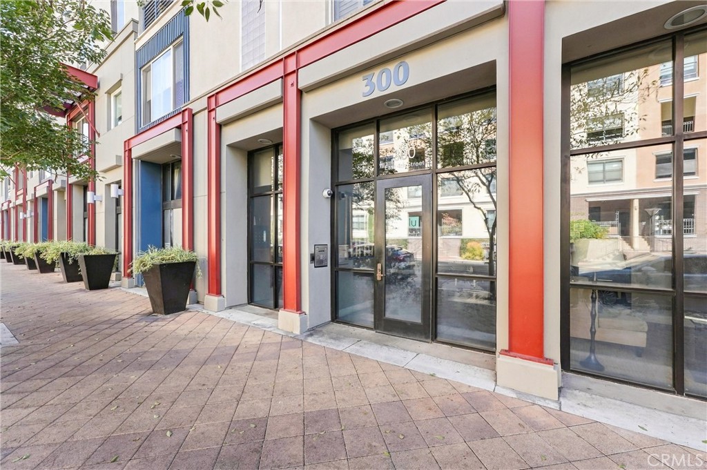 300 E 4th Street 122