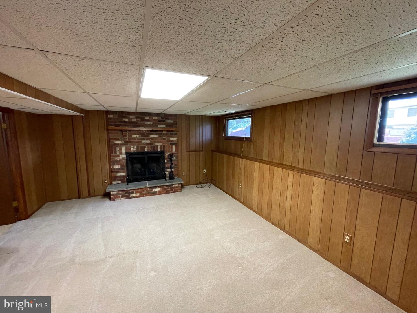 285 Laguna Cir
