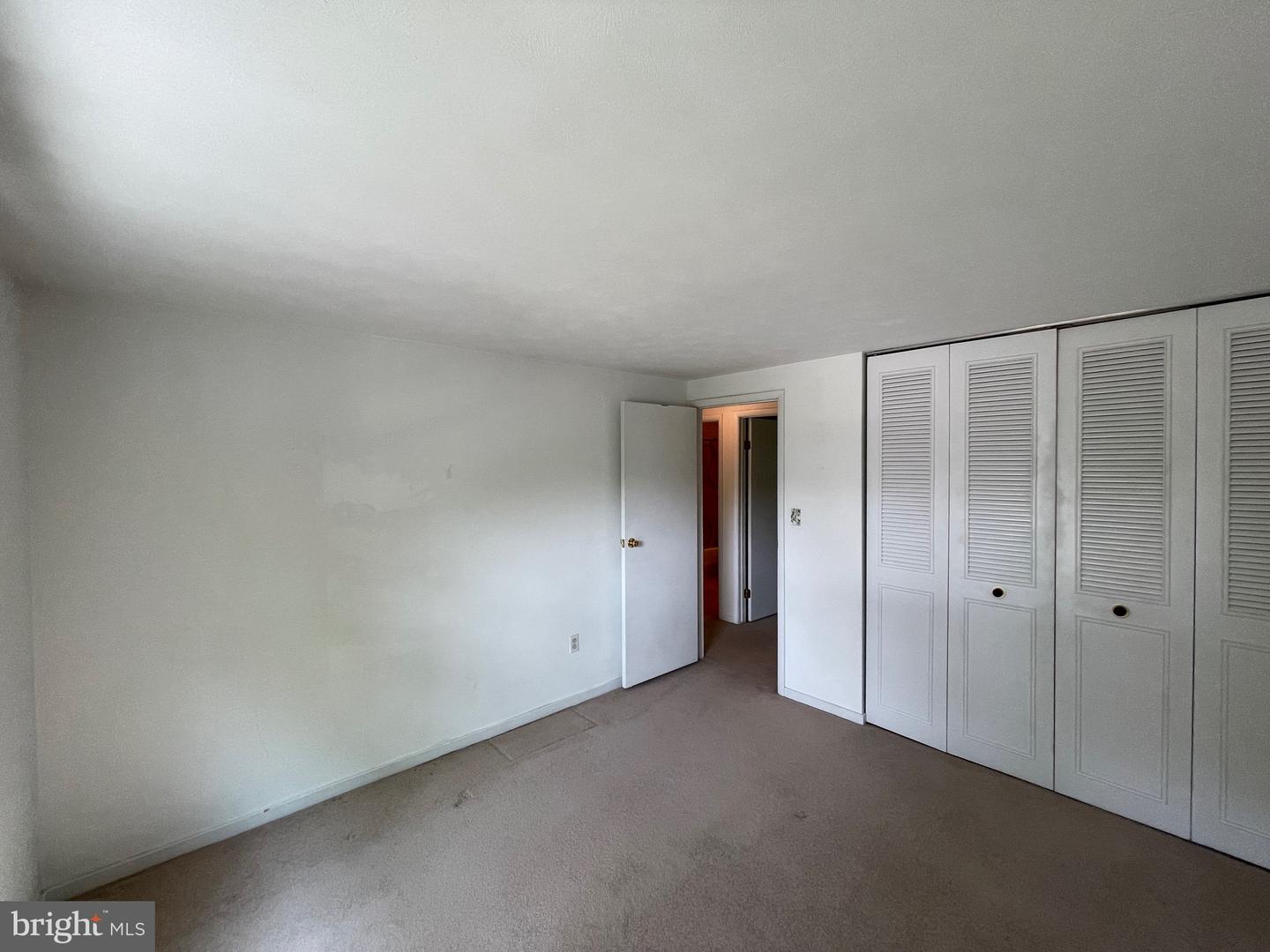 285 Laguna Cir