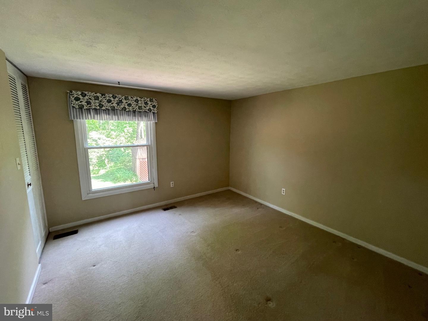 285 Laguna Cir