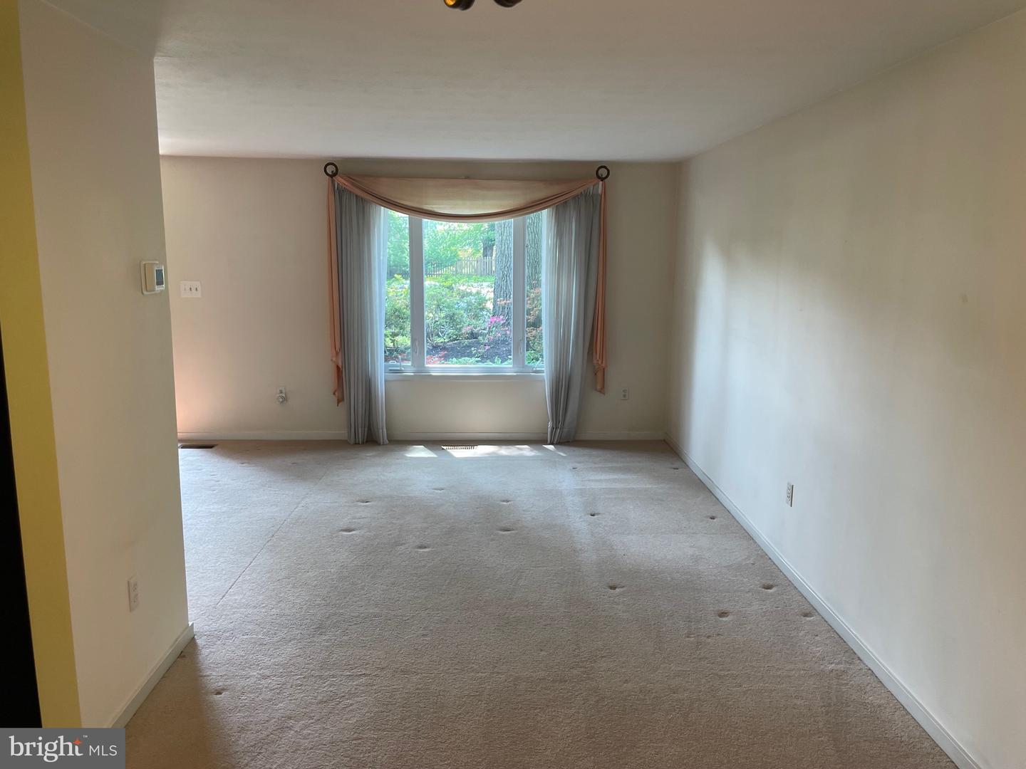 285 Laguna Cir