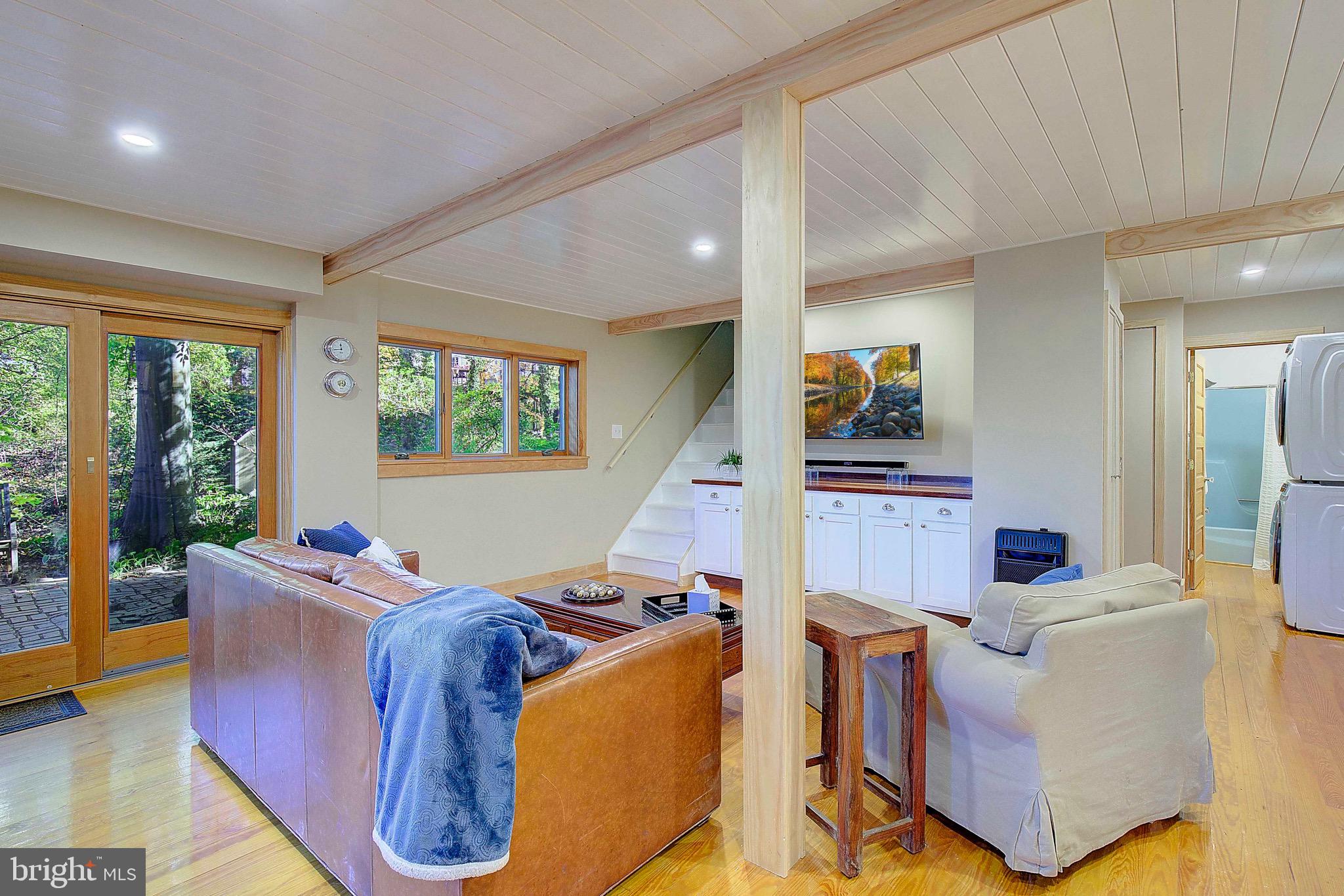 1674 Hickory Trl