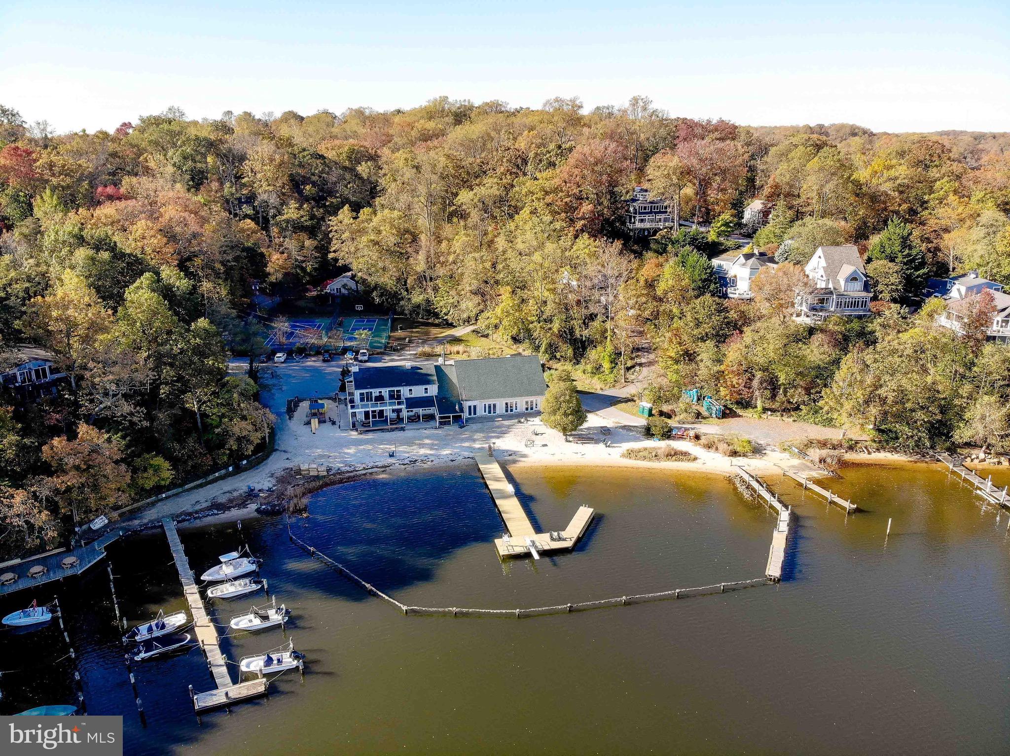 1674 Hickory Trl