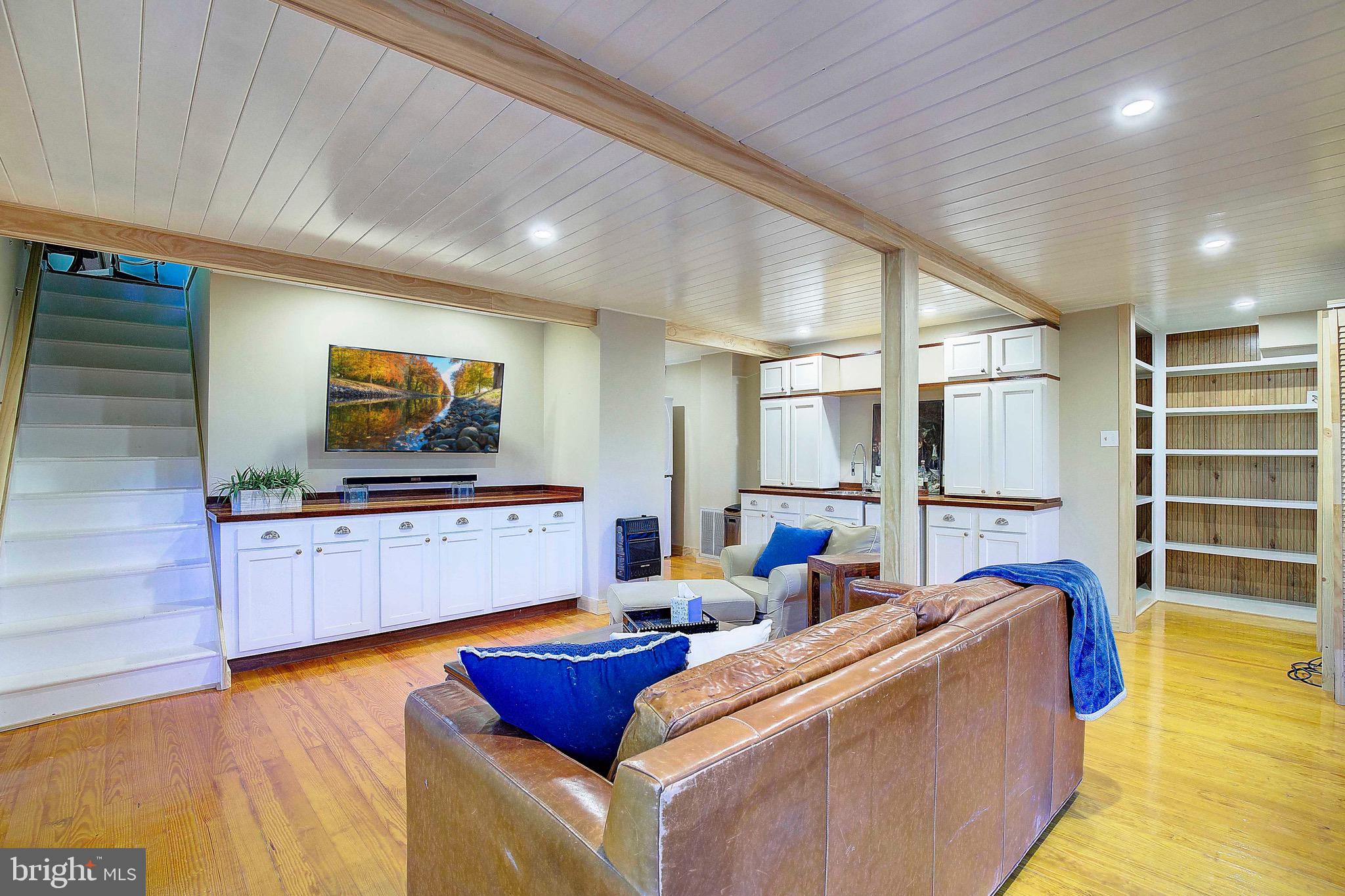 1674 Hickory Trl