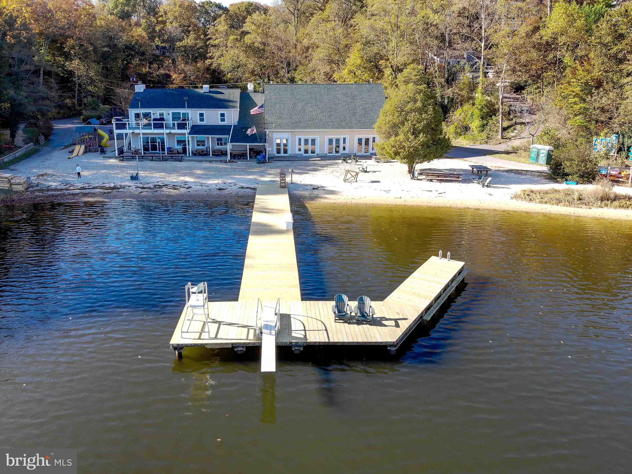 1674 Hickory Trl