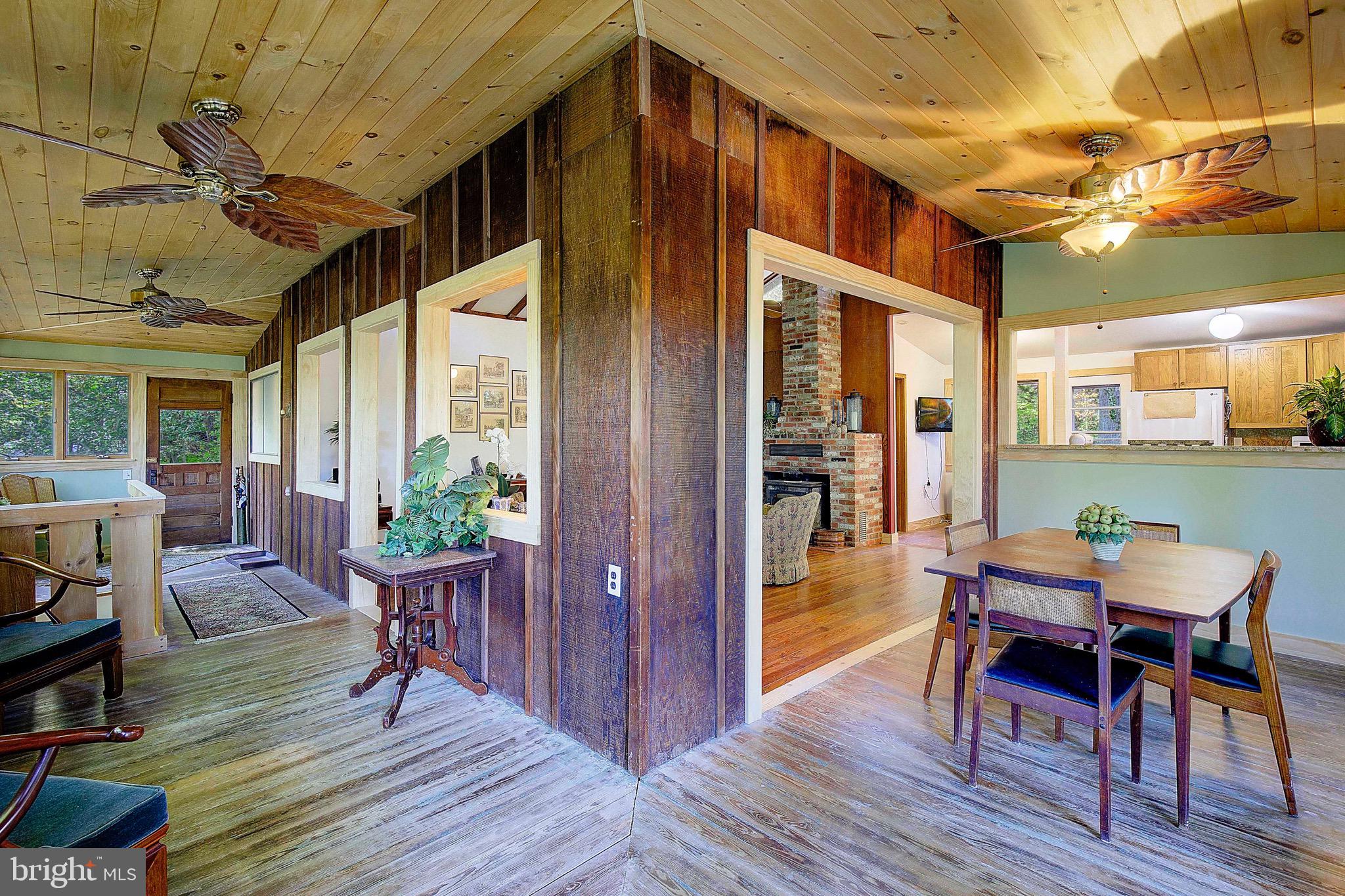 1674 Hickory Trl