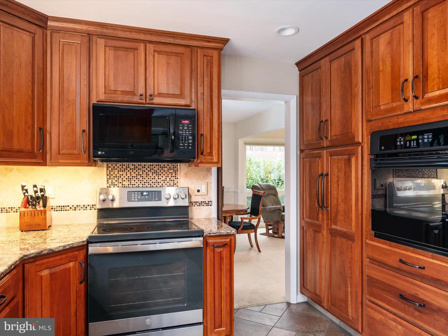 594 Shore Acres Rd
