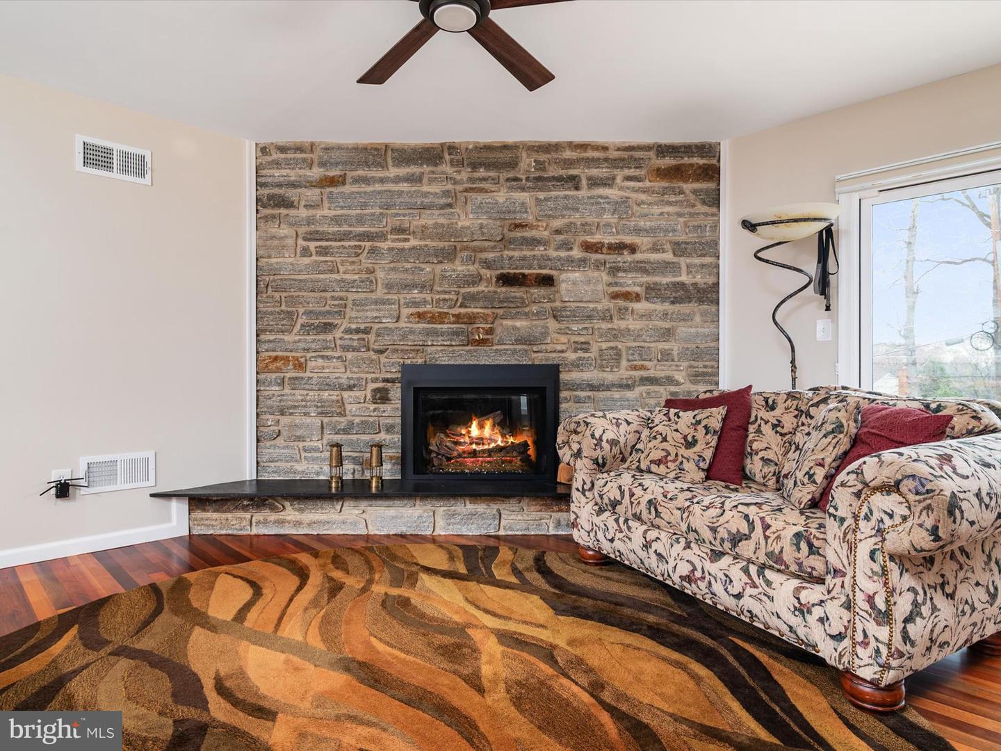 594 Shore Acres Rd
