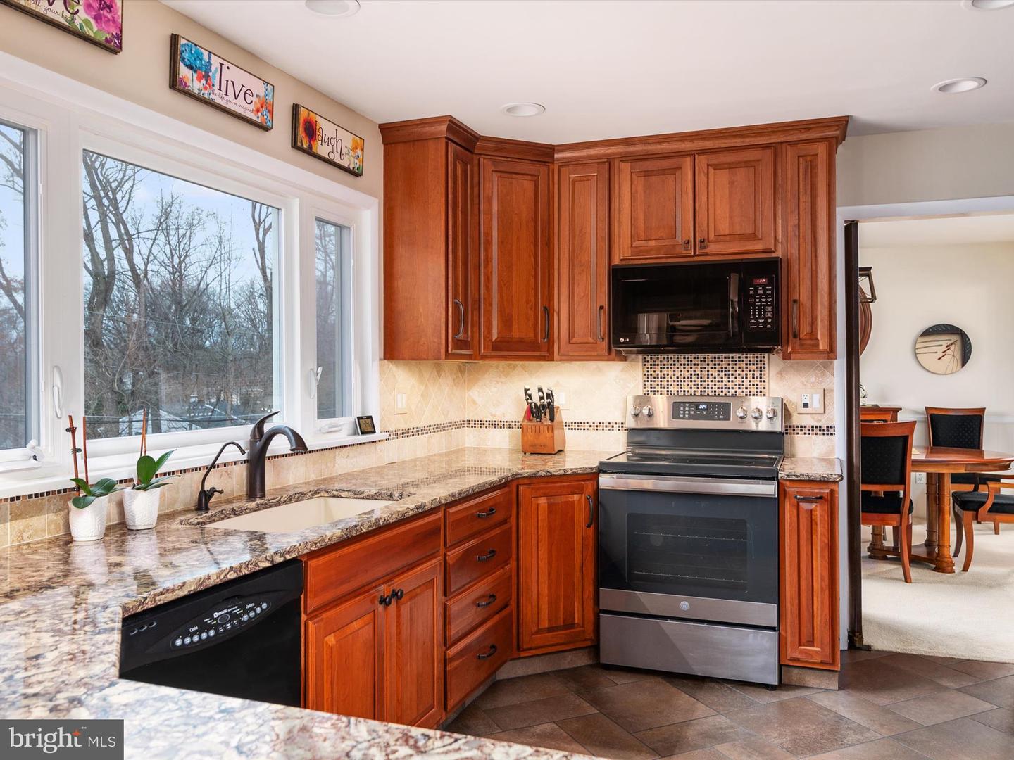 594 Shore Acres Rd