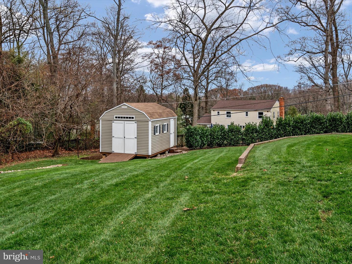 594 Shore Acres Rd