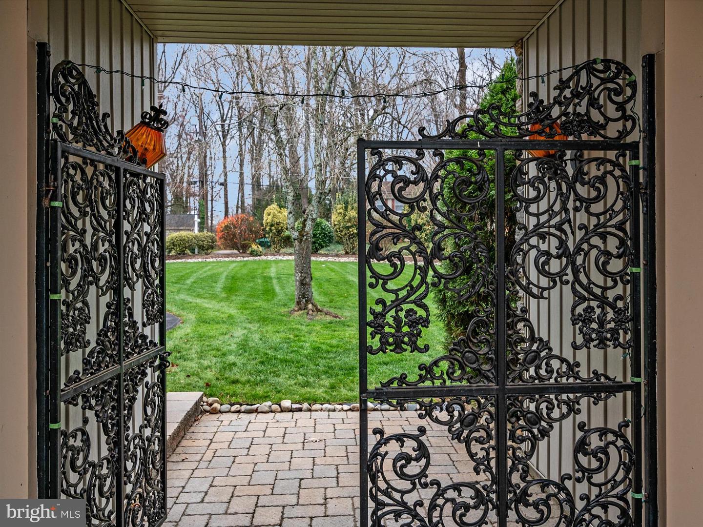 594 Shore Acres Rd