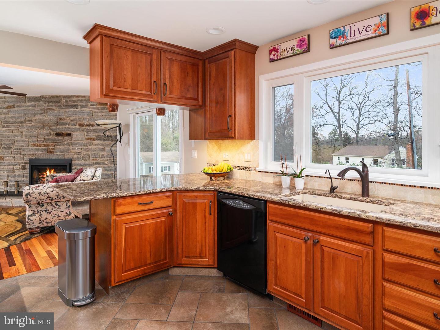 594 Shore Acres Rd