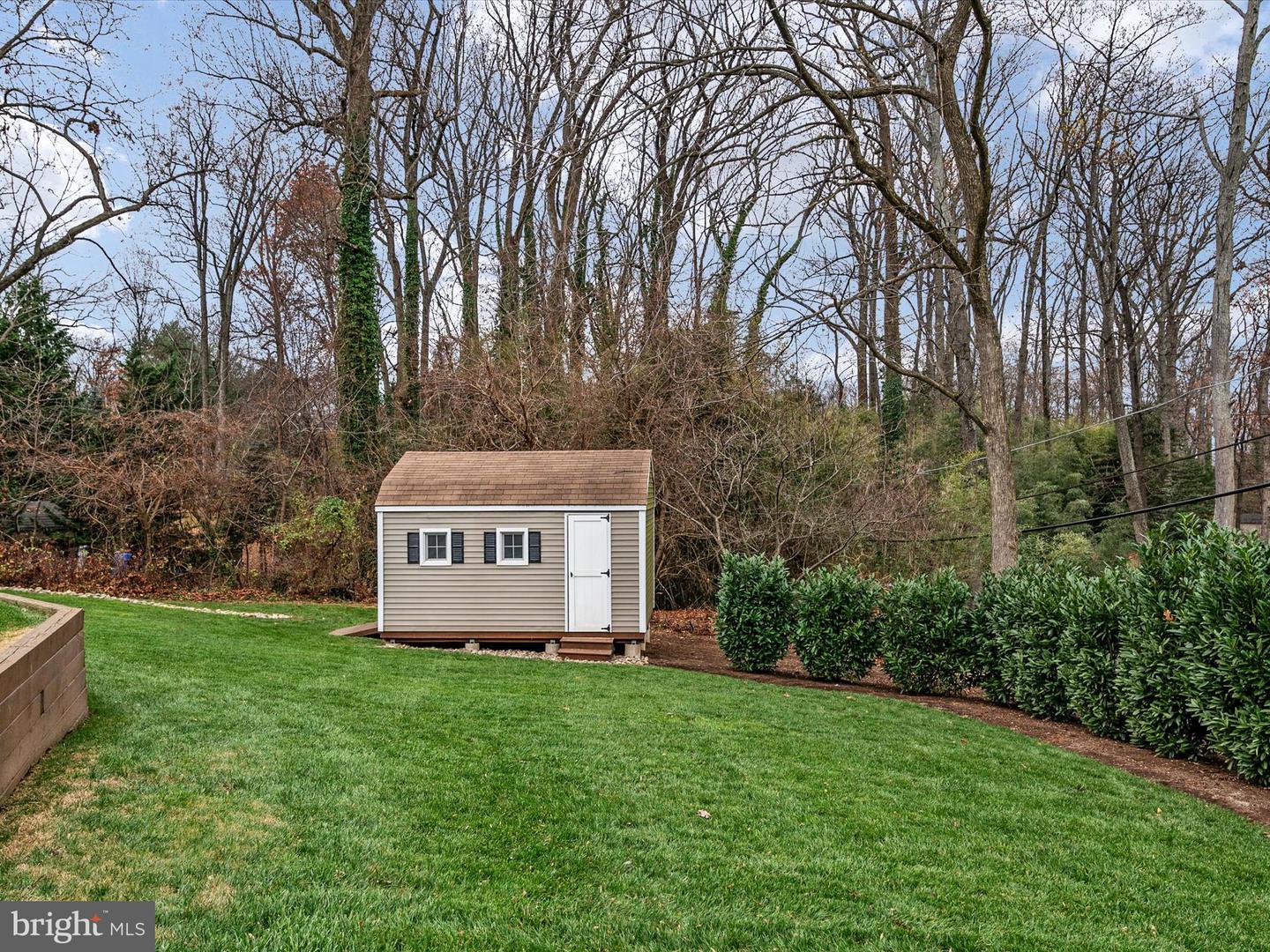 594 Shore Acres Rd