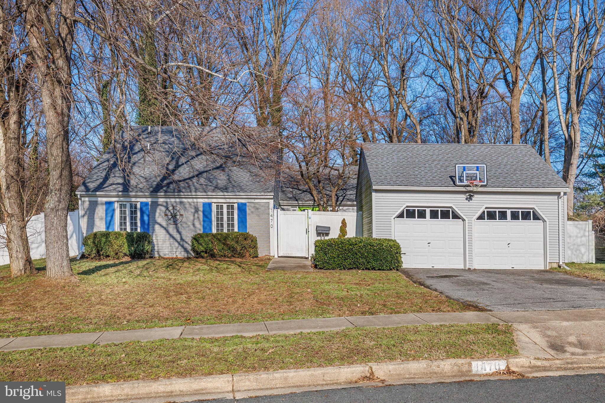 1470 Harwell Ave