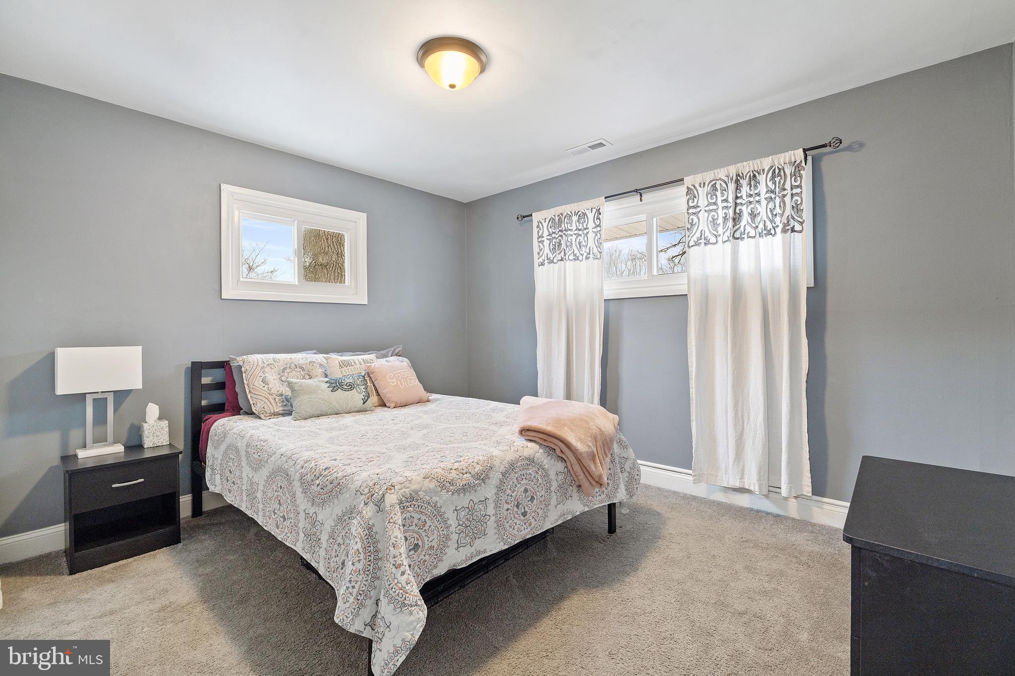103 Country Club Dr