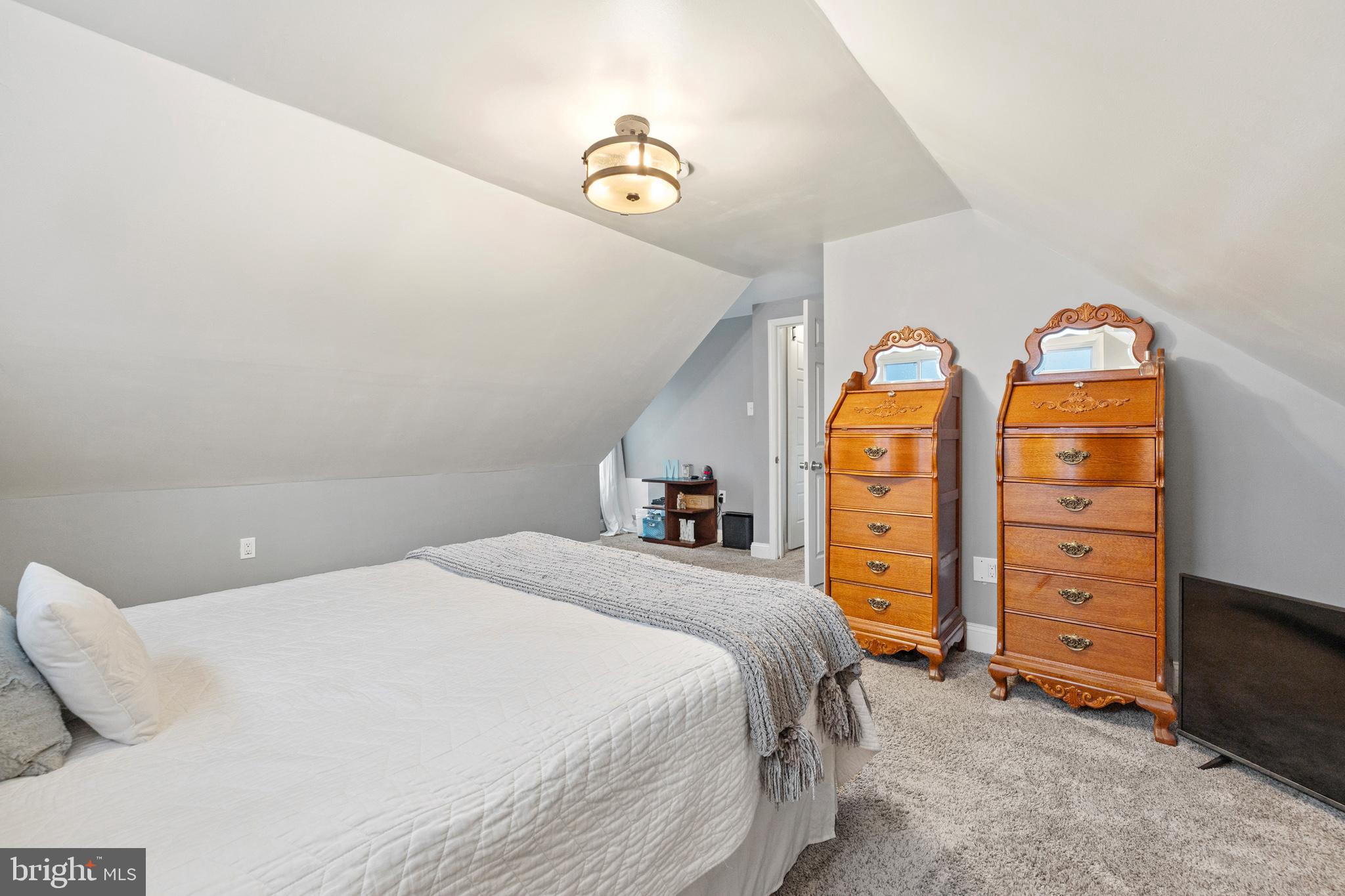 103 Country Club Dr