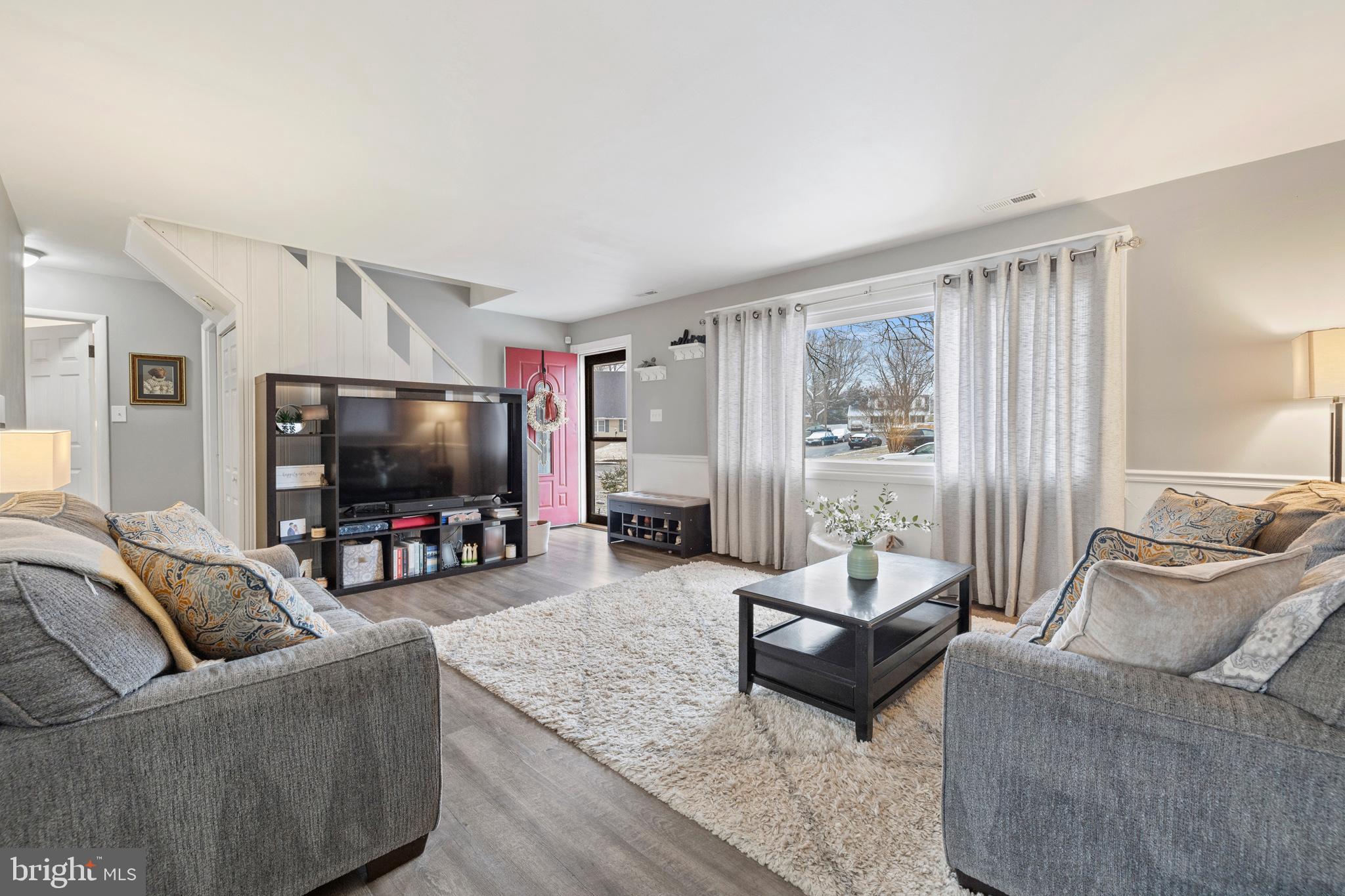 103 Country Club Dr