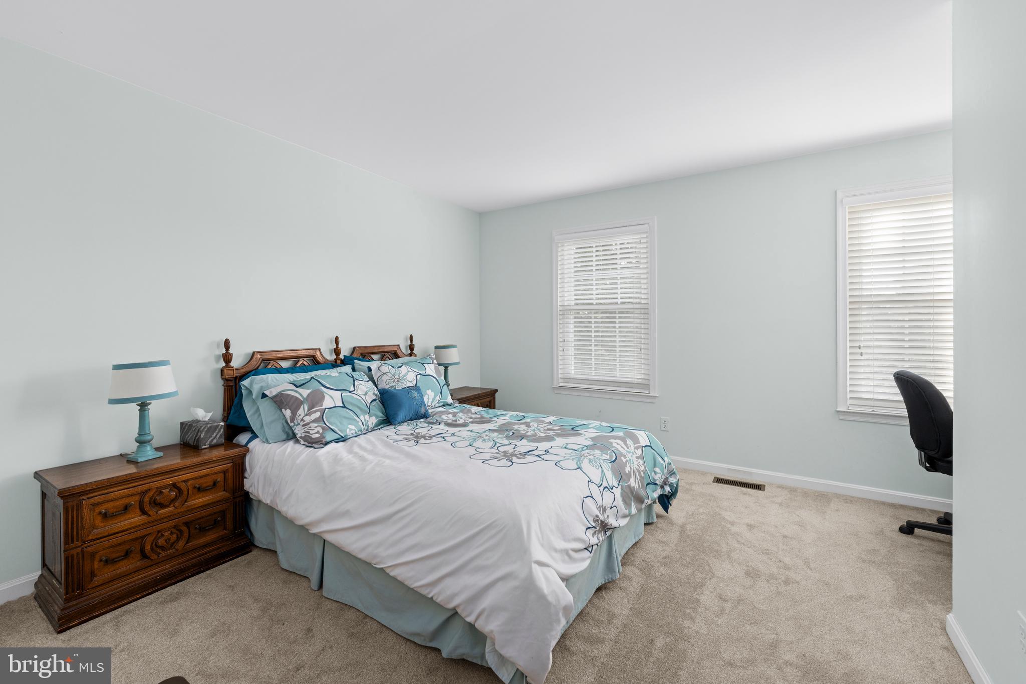 1277 Swan Dr