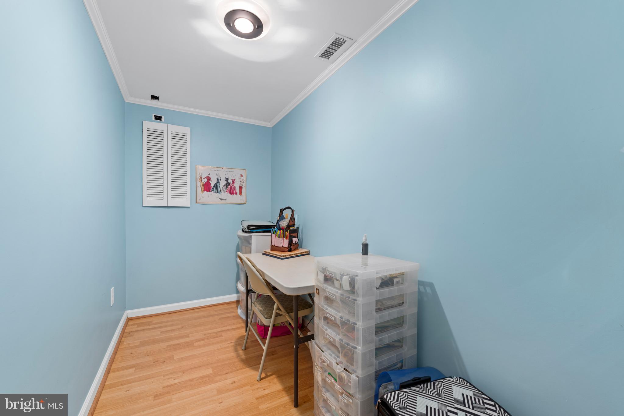 1277 Swan Dr