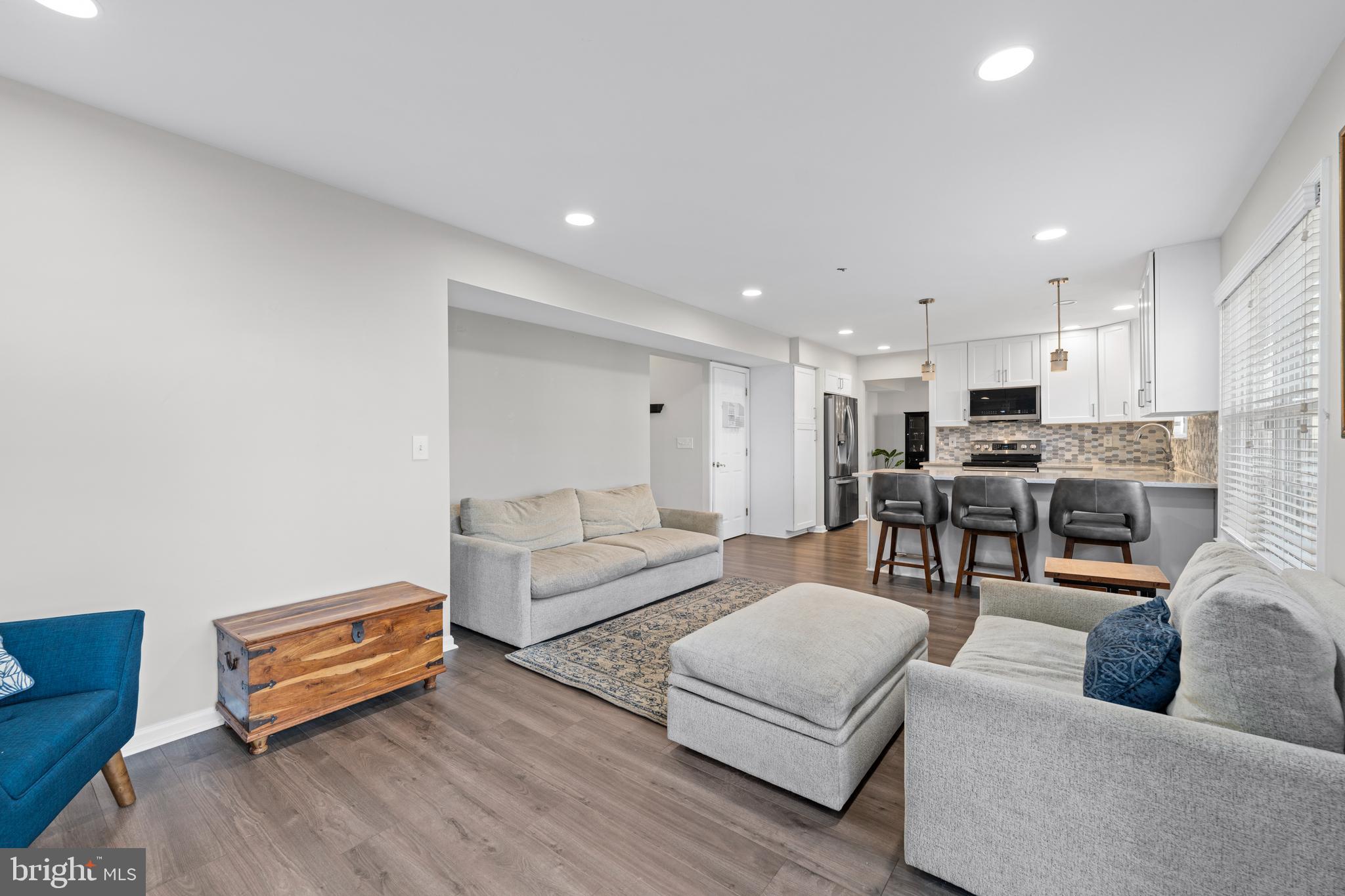 1277 Swan Dr