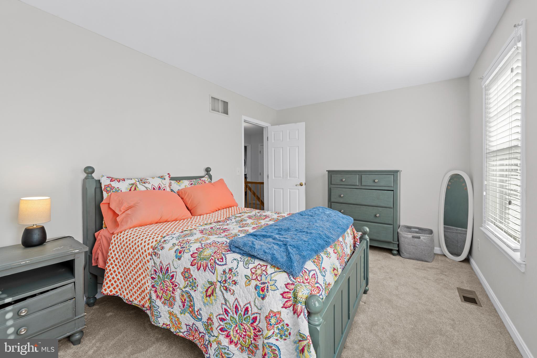 1277 Swan Dr
