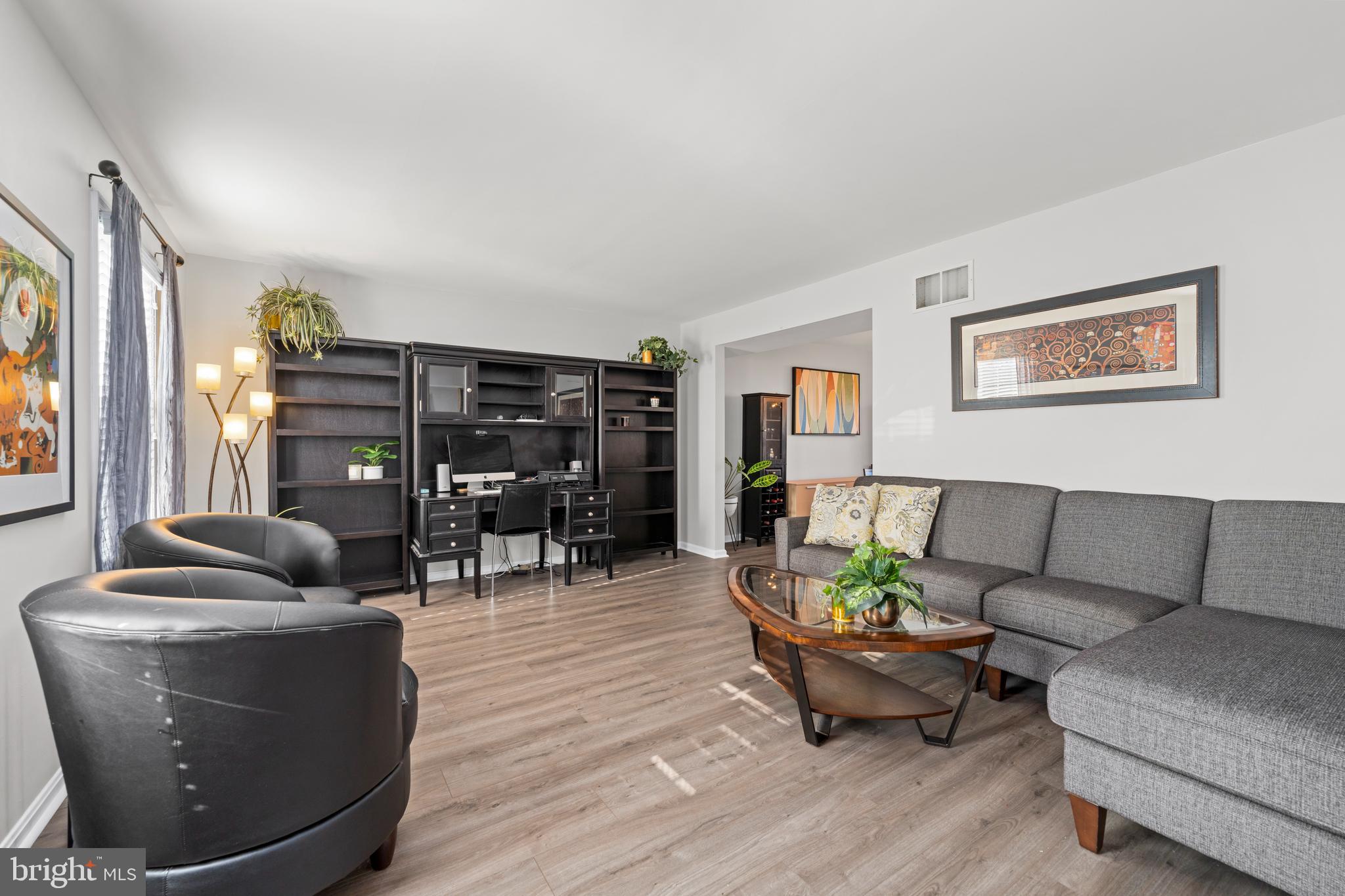 1277 Swan Dr