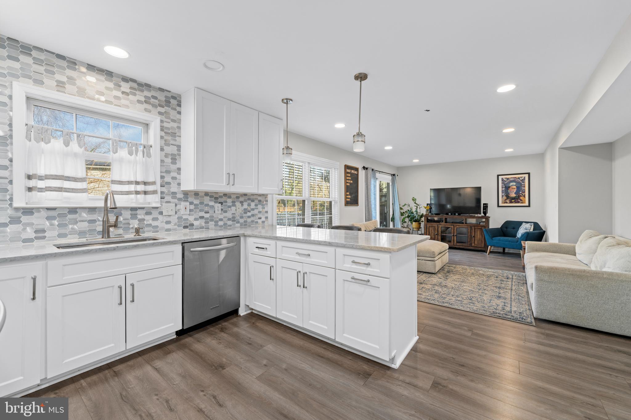 1277 Swan Dr