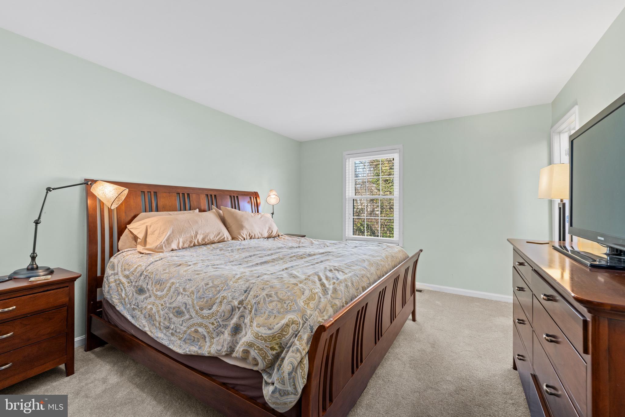 1277 Swan Dr