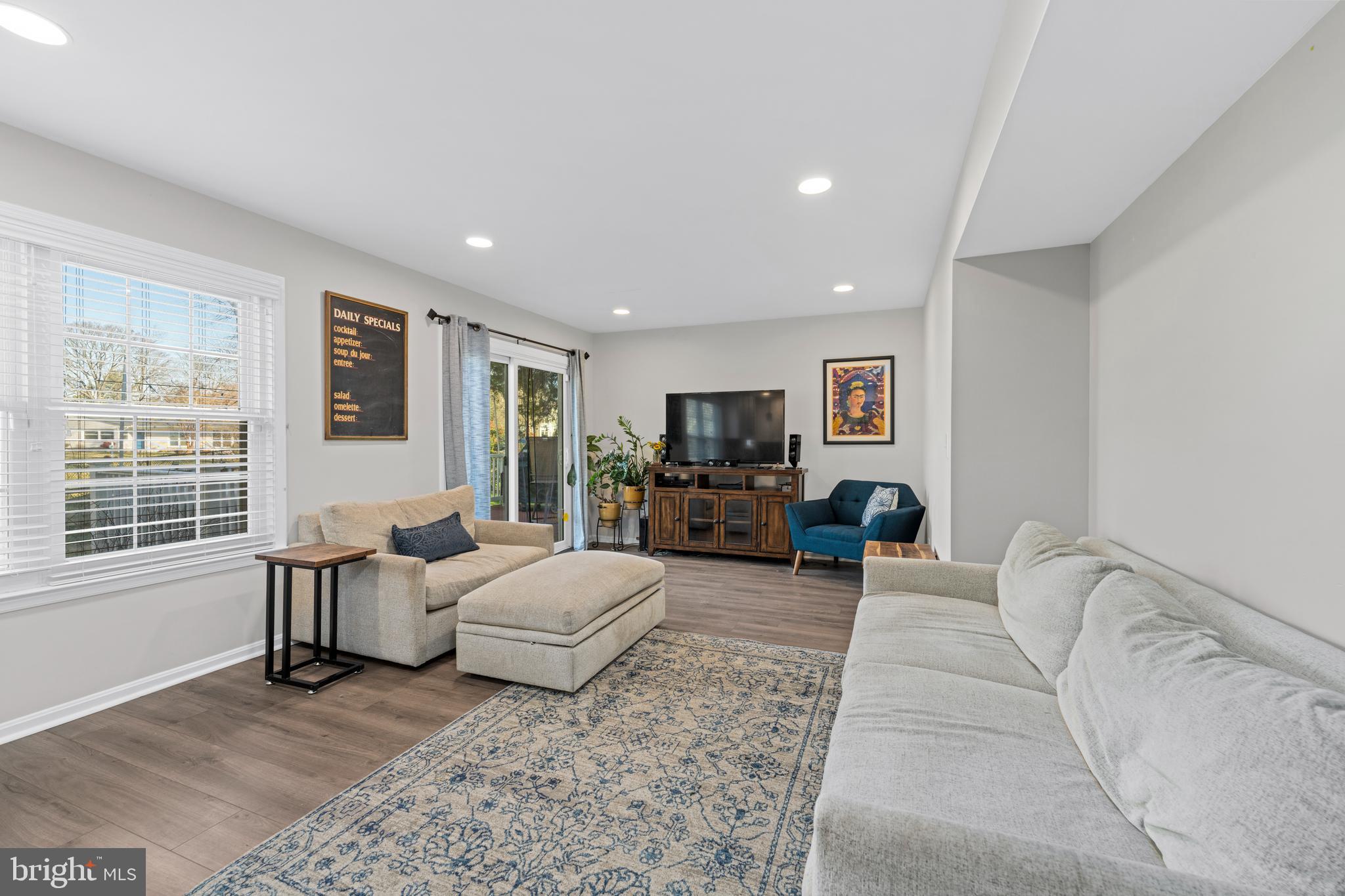 1277 Swan Dr