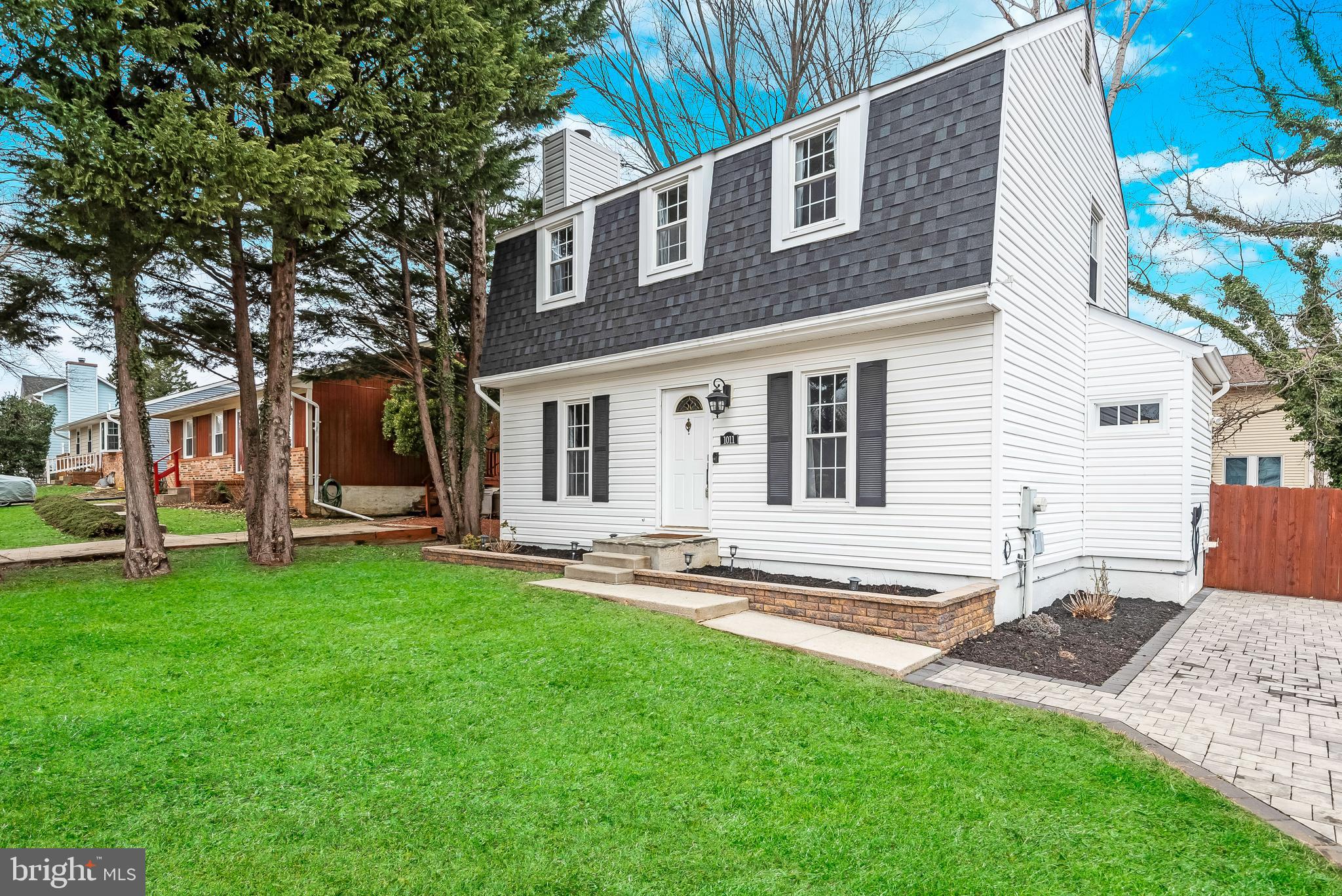1011 Hyde Park Dr