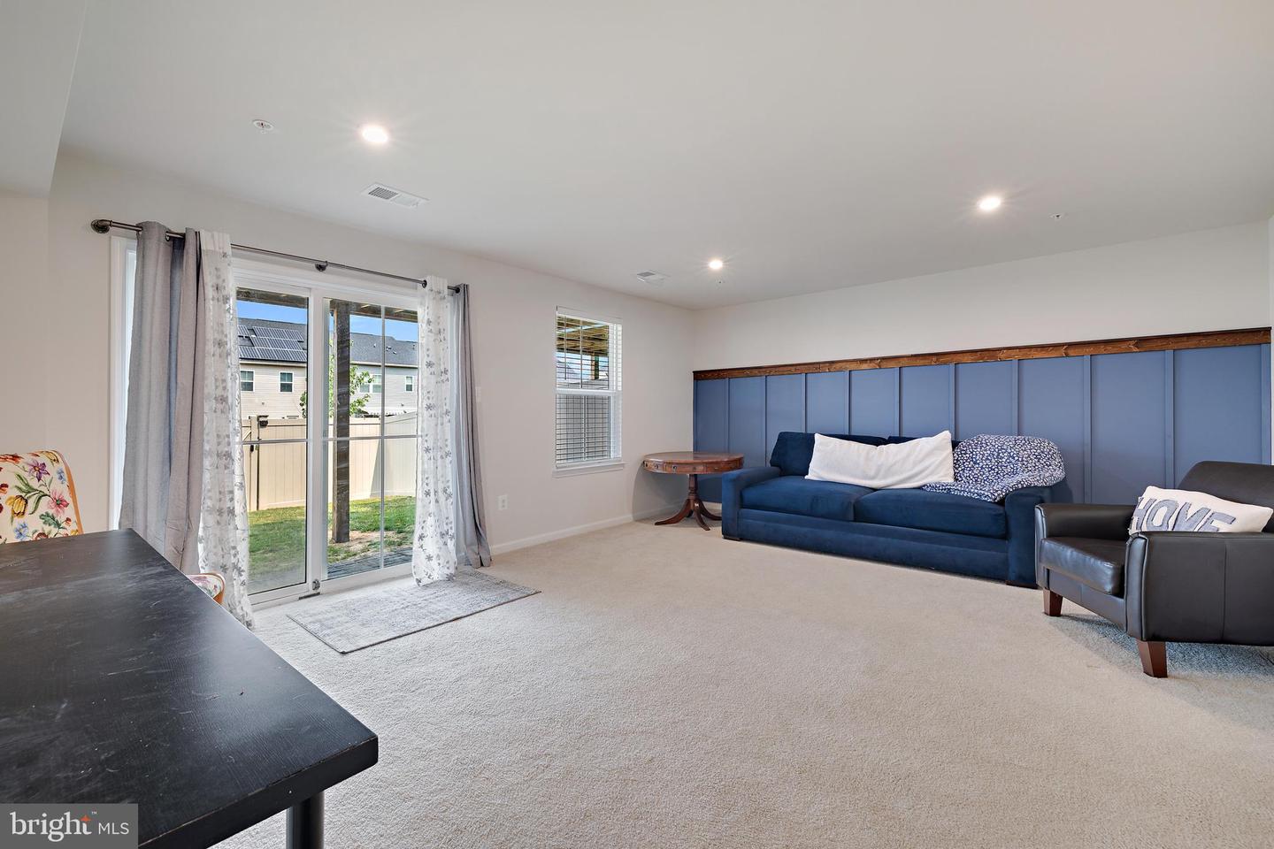745 Ravenwood Dr