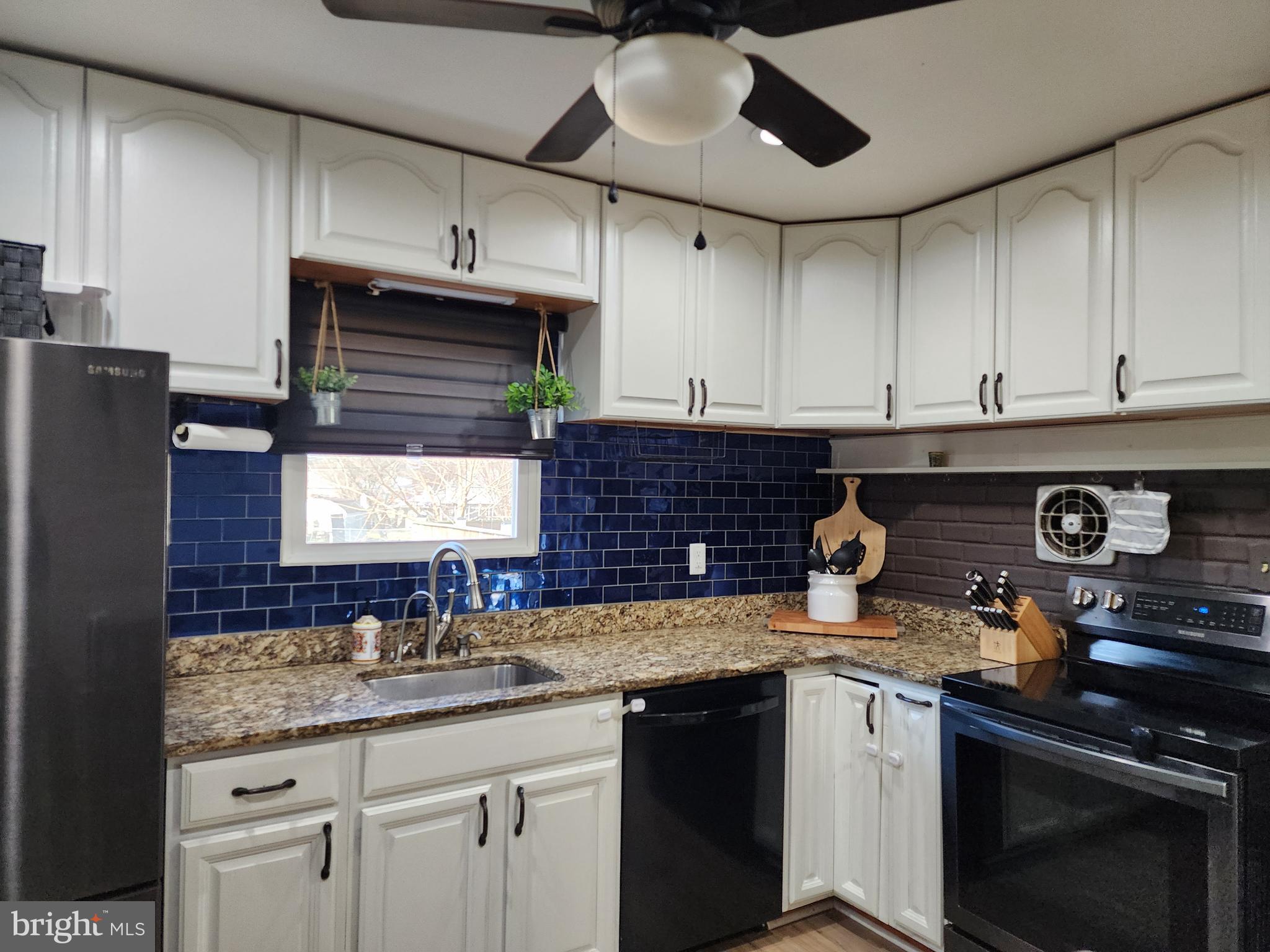 101 Cedarcliff Ct