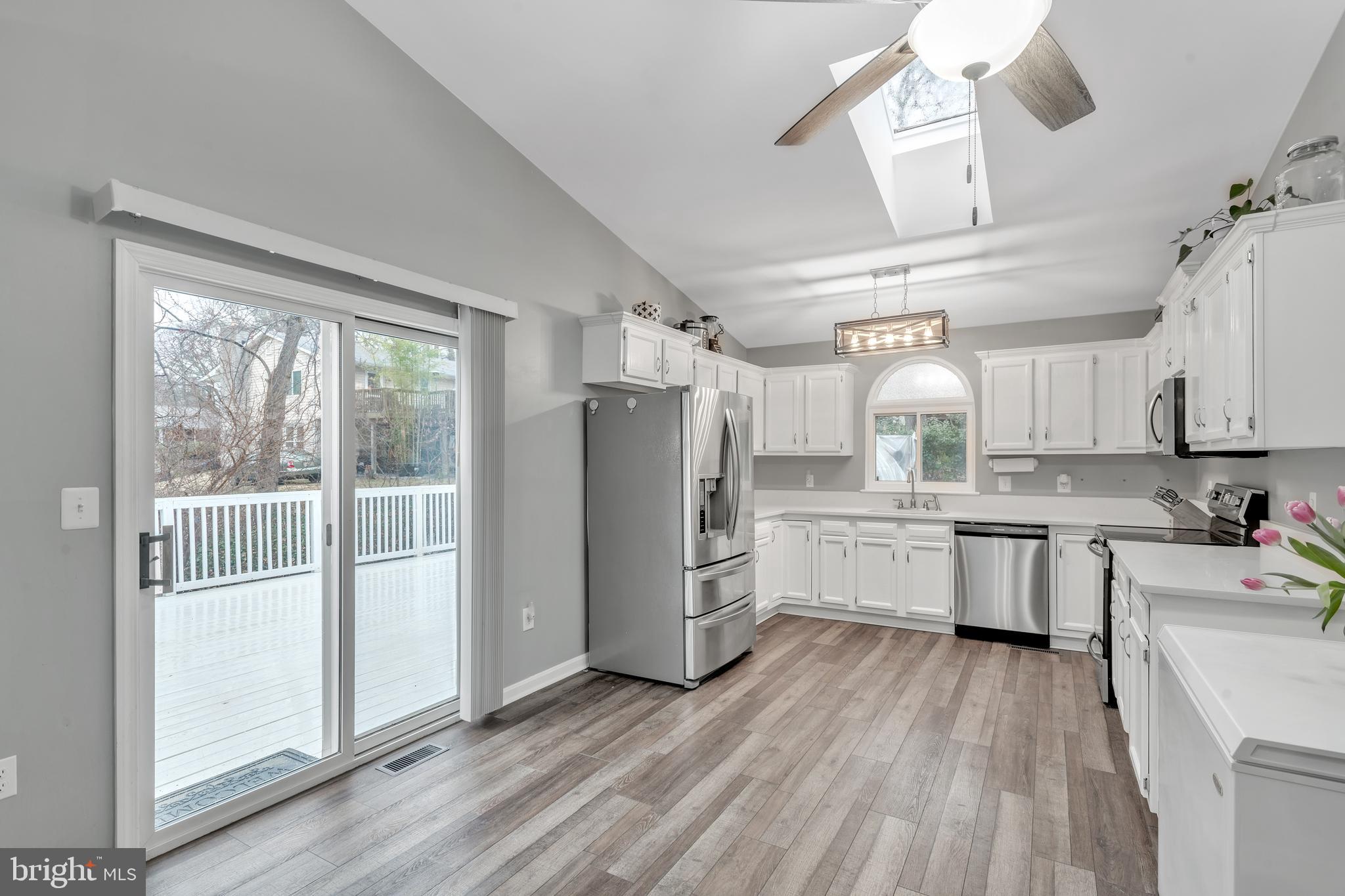 1030 Skyview Dr