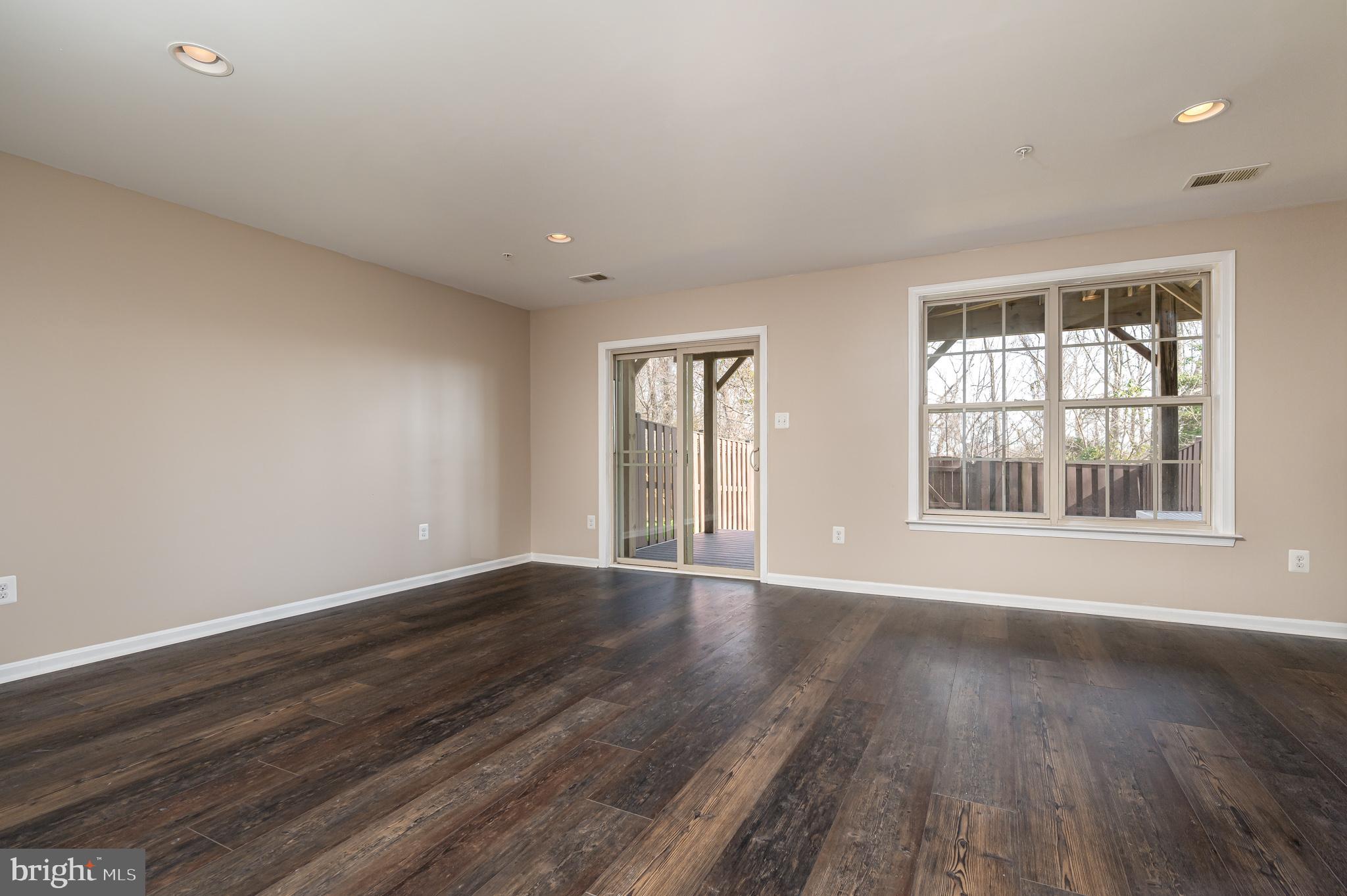861 Nancy Lynn Ln