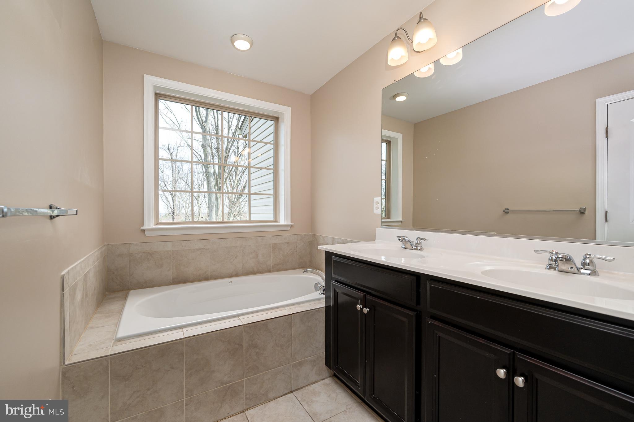 861 Nancy Lynn Ln