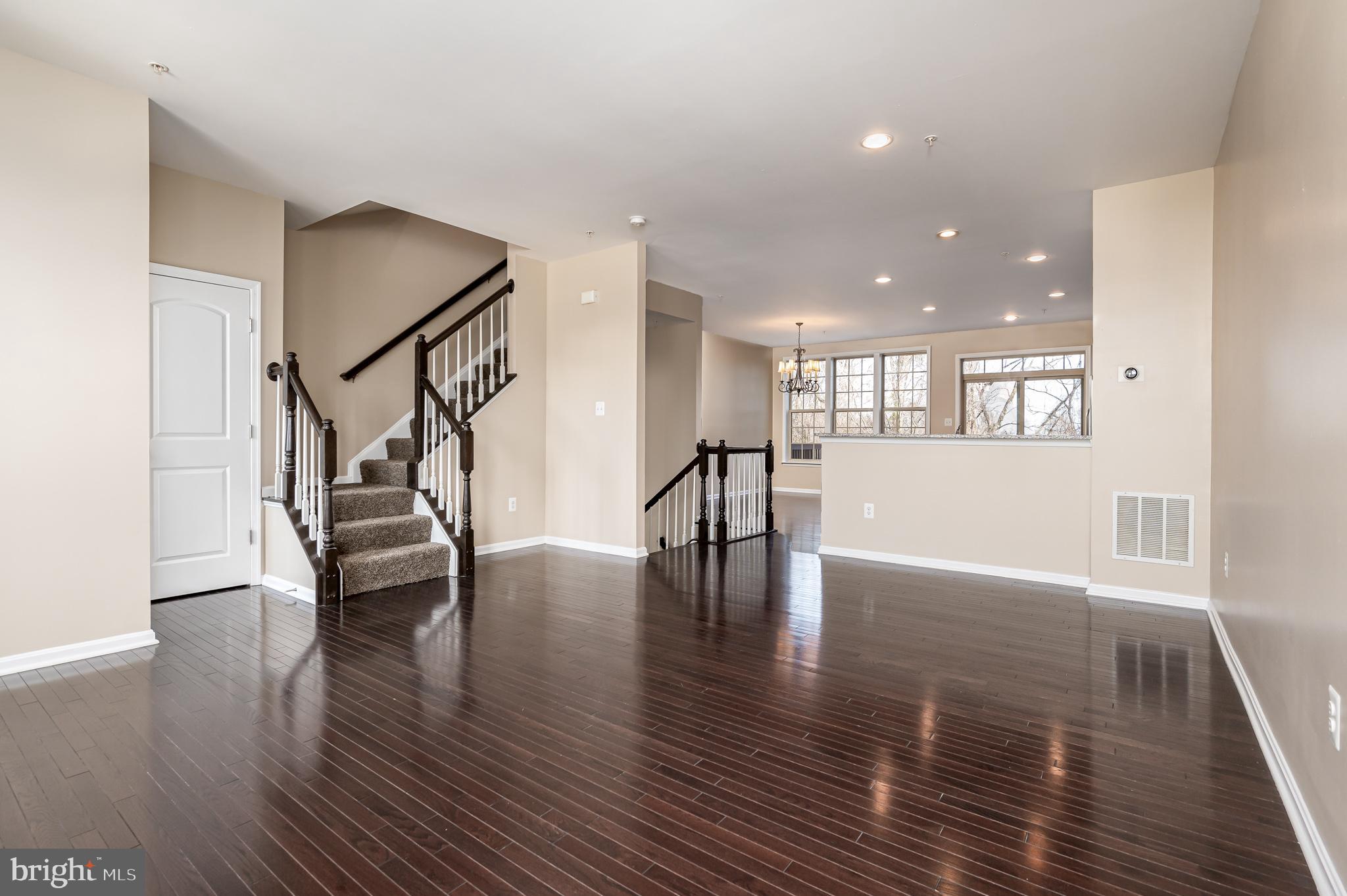 861 Nancy Lynn Ln