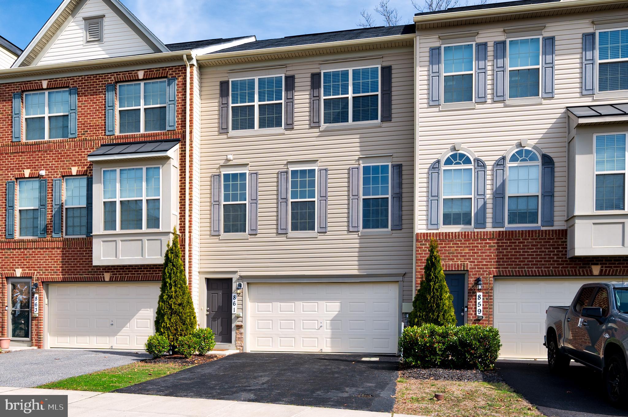 861 Nancy Lynn Ln