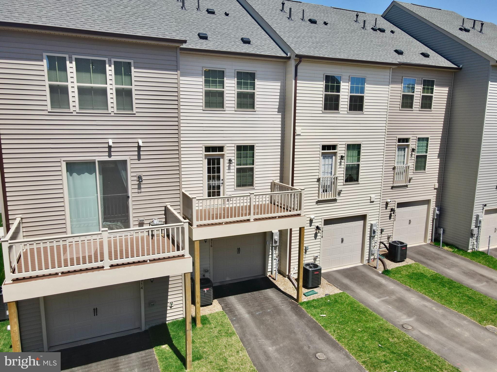 7916 Big Roundtop Rd