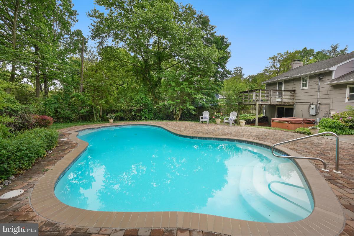 9 Romar Dr