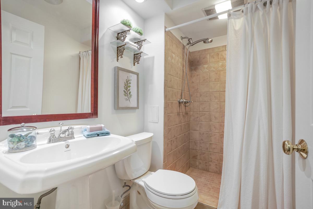 9 Romar Dr